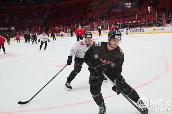 "Это наш стиль, мы от него отходить не будем". Омский "Авангард" в шаге от первого матча плей-офф