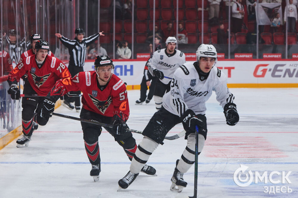 Обновлённый СКК имени Блинова принял первый хоккейный матч Обновлённый СКК имени Блинова принял первый хоккейный матч