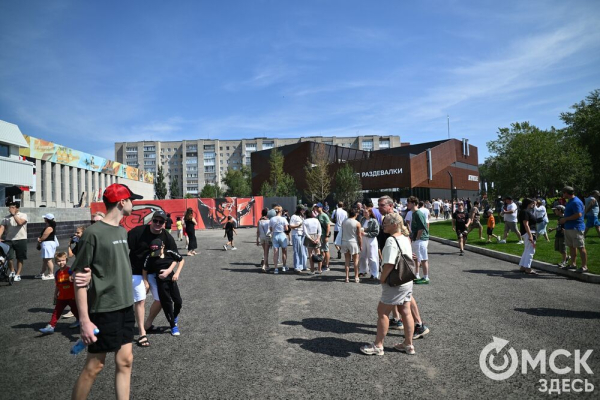 Попадаем в "Сердце Омска". Как прошло открытие сквера у СКК имени Блинова