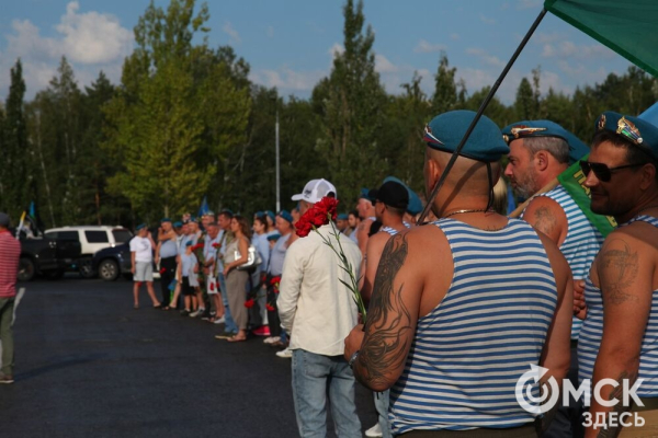 Память и традиции: воздушный десант отмечает свой праздник Память и традиции: воздушный десант отмечает свой праздник