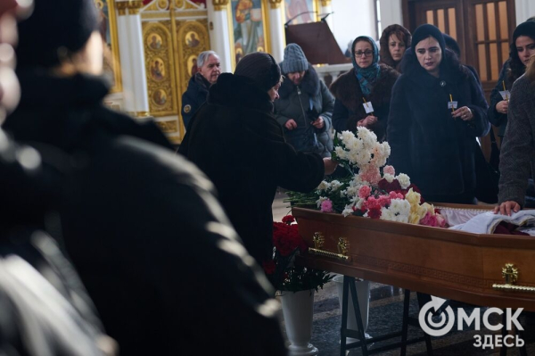 "Учила терпению и честности": В Омске простились с виолончелисткой Ниной Липилиной