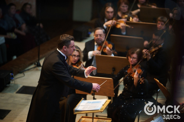 Язык взаимоотношений между Инь и Ян определяют дирижёр Михаил Голиков и виолончелист Александр Князев