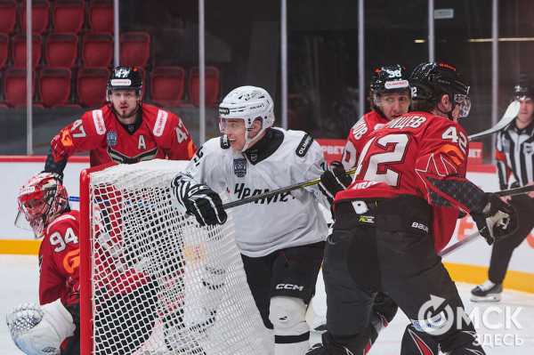 Обновлённый СКК имени Блинова принял первый хоккейный матч Обновлённый СКК имени Блинова принял первый хоккейный матч