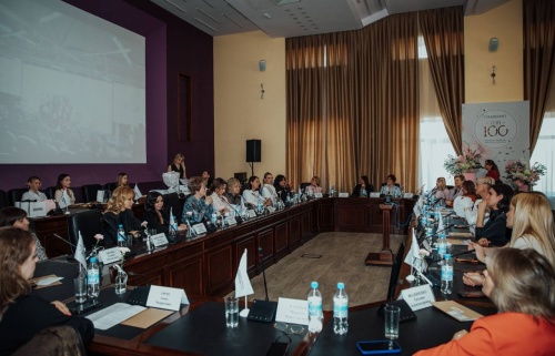 В Омске назвали женщин-лидеров В Омске назвали женщин-лидеров