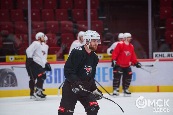 "Это серьёзный вызов, но мы вызовы любим". Омский "Авангард" вышел на лёд после паузы