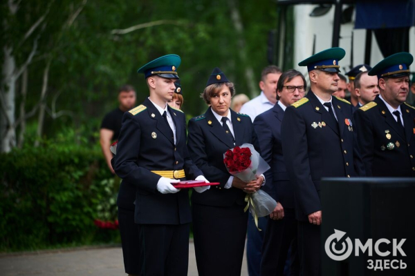 День пограничника в&nbsp;Омске отметили построением, танцами и долгожданными встречами