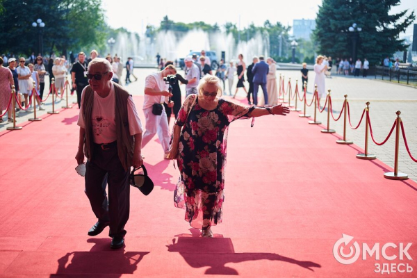 Триумф в моменте. Как "Золотая маска" сияла в Омске