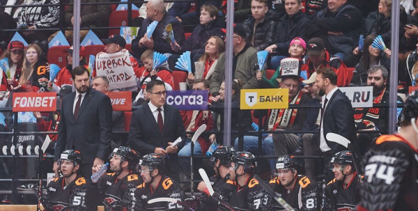 Уверенность в обороне. Омский "Авангард" продлил контракты с тремя защитниками Уверенность в обороне. Омский "Авангард" продлил контракты с тремя защитниками