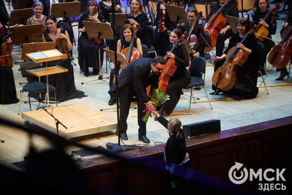 Язык взаимоотношений между Инь и Ян определяют дирижёр Михаил Голиков и виолончелист Александр Князев