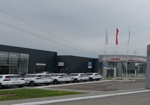 В&nbsp;Омске за&nbsp;700&nbsp;млн. продают бывший дилерский центр Mitsubishi и&nbsp;Mercedes