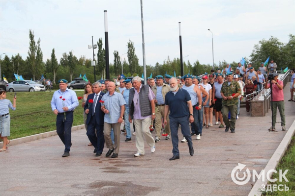 Память и традиции: воздушный десант отмечает свой праздник Память и традиции: воздушный десант отмечает свой праздник