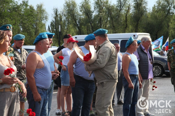 Память и традиции: воздушный десант отмечает свой праздник Память и традиции: воздушный десант отмечает свой праздник