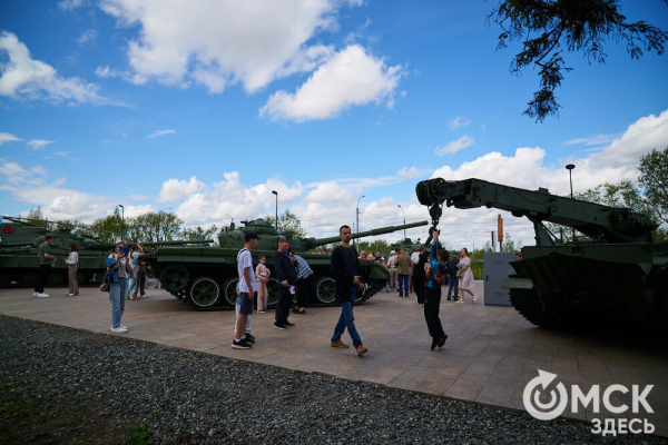 Праздник со слезами на глазах и теплотой в сердце: как Омск отмечал День Победы