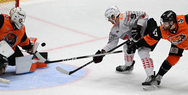 Кирилл Пилипенко стал автором победной шайбы "Авангарда" в Хабаровске