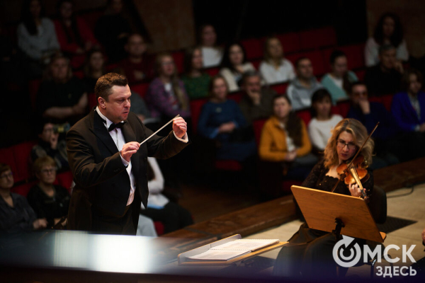 Язык взаимоотношений между Инь и Ян определяют дирижёр Михаил Голиков и виолончелист Александр Князев