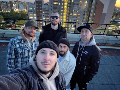 Омский продакшн: электрик с гитарой получил шанс от группы «Грот» Омский продакшн: электрик с гитарой получил шанс от группы «Грот»