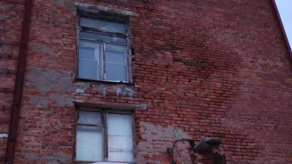 Ради безопасности жильцов: в Омске отселят жителей аварийного дома