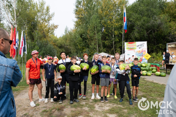 "Драконы" на Иртыше: 120 спортсменов боролись за Кубок региона по гребле в центре Омска