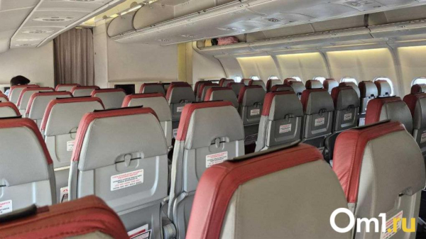 Омичи застряли в аэропорту: рейс в Сочи задержали на 11 часов