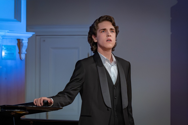 "Когда слово и музыка соприкасаются, начинается чудо". История творческого пути вокалиста Ярослава Дергачева "Когда слово и музыка соприкасаются, начинается чудо". История творческого пути вокалиста Ярослава Дергачева