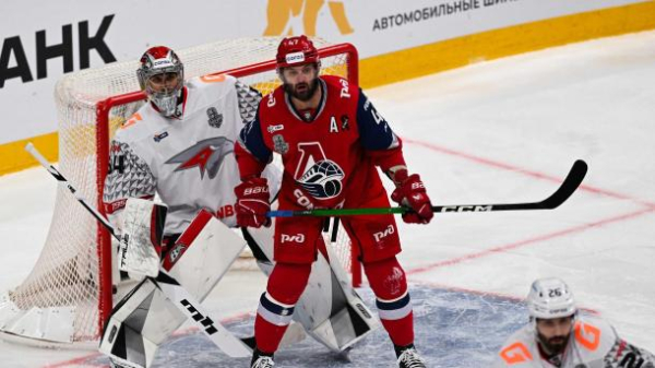 Сразу 10 хоккеистов одновременно получили штраф во время матча &laquo;Локомотив&raquo; &mdash; &laquo;Авангард&raquo;