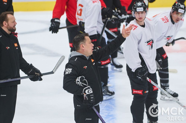 "Это наш стиль, мы от него отходить не будем". Омский "Авангард" в шаге от первого матча плей-офф