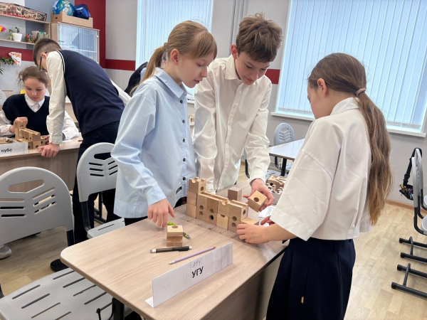 Куборо-мания в Омске: турнир по инженерии собрал рекордное число участников