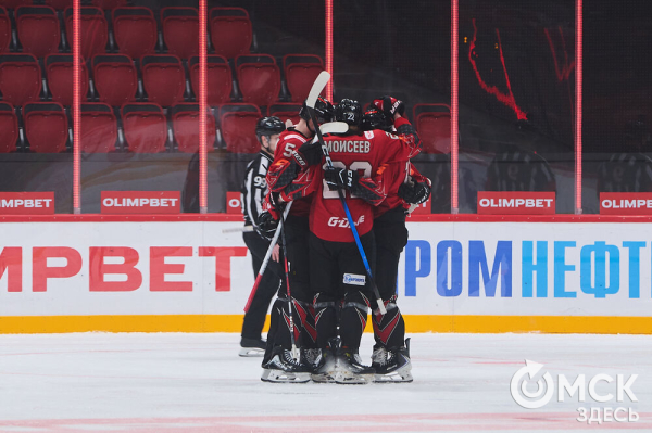 Обновлённый СКК имени Блинова принял первый хоккейный матч Обновлённый СКК имени Блинова принял первый хоккейный матч