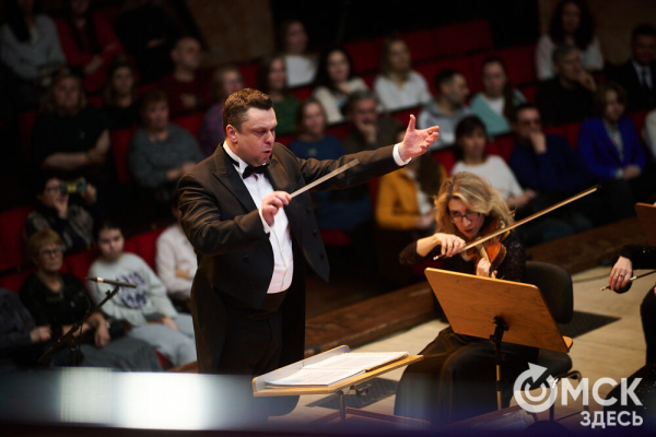 Язык взаимоотношений между Инь и Ян определяют дирижёр Михаил Голиков и виолончелист Александр Князев