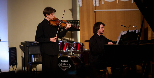 Мы не прощаемся, а говорим до свидания. В Омске состоялся отчётный концерт студентов Шебалинки