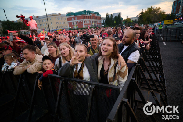 "Сердце Омска" бьётся в ритме хоккея: презентация "Авангарда"
