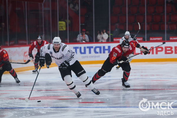 Обновлённый СКК имени Блинова принял первый хоккейный матч Обновлённый СКК имени Блинова принял первый хоккейный матч