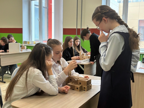 Куборо-мания в Омске: турнир по инженерии собрал рекордное число участников