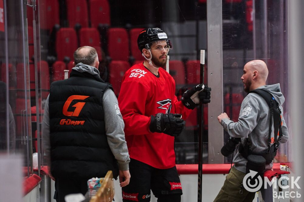"Это наш стиль, мы от него отходить не будем". Омский "Авангард" в шаге от первого матча плей-офф