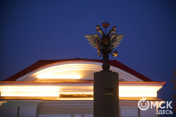 Вода, гранит, зелень: в Омской крепости открыли светомузыкальный фонтан и обновлённую набережную