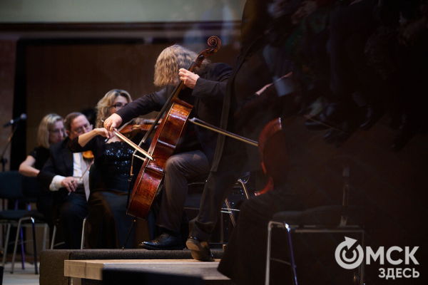Язык взаимоотношений между Инь и Ян определяют дирижёр Михаил Голиков и виолончелист Александр Князев
