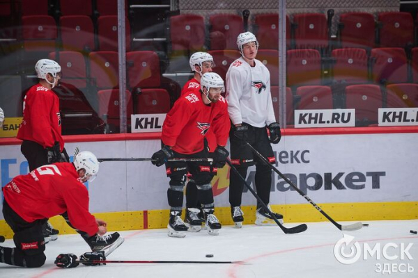 "Это серьёзный вызов, но мы вызовы любим". Омский "Авангард" вышел на лёд после паузы