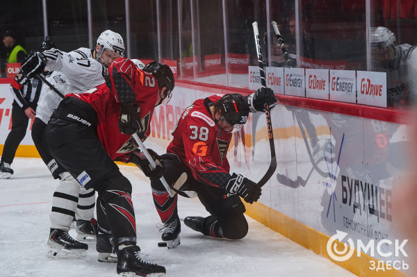 Обновлённый СКК имени Блинова принял первый хоккейный матч Обновлённый СКК имени Блинова принял первый хоккейный матч