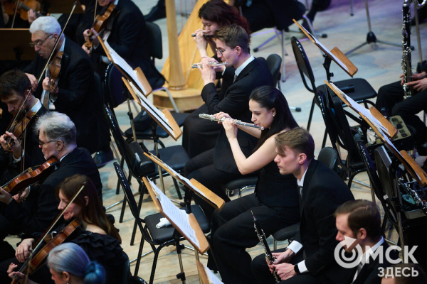 Язык взаимоотношений между Инь и Ян определяют дирижёр Михаил Голиков и виолончелист Александр Князев