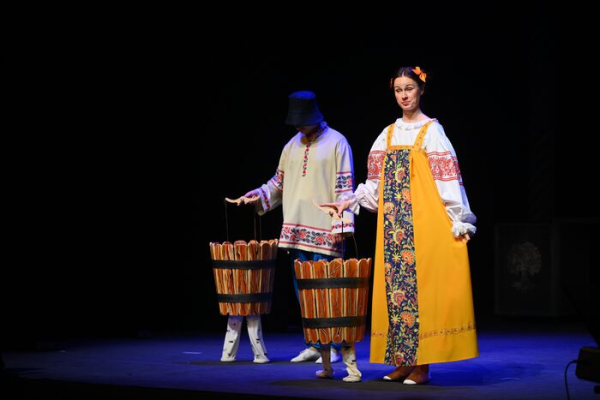 Куклы - его главный козырь. "Арлекин" перешагнул 90-летний рубеж