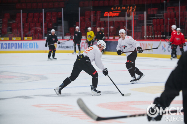 "Это серьёзный вызов, но мы вызовы любим". Омский "Авангард" вышел на лёд после паузы