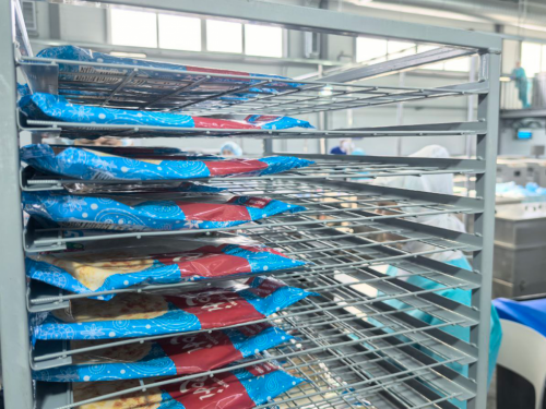 В&nbsp;Омске готовят азиатские лепешки для шести стран