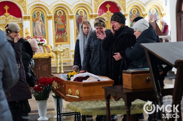 "Учила терпению и честности": В Омске простились с виолончелисткой Ниной Липилиной