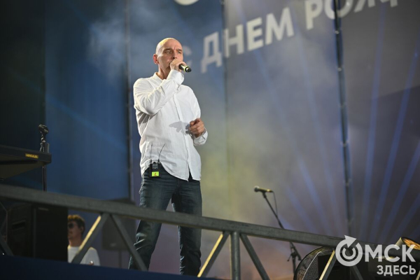 Полная площадь людей: как прошёл концерт Серябкиной и Державина на День города