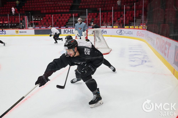 "Это наш стиль, мы от него отходить не будем". Омский "Авангард" в шаге от первого матча плей-офф