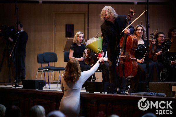 Язык взаимоотношений между Инь и Ян определяют дирижёр Михаил Голиков и виолончелист Александр Князев