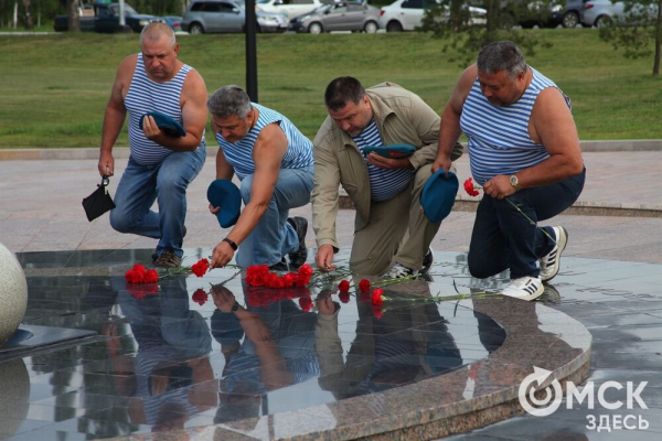 Память и традиции: воздушный десант отмечает свой праздник Память и традиции: воздушный десант отмечает свой праздник