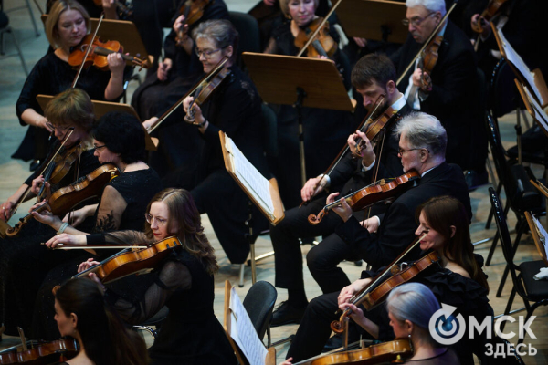 Язык взаимоотношений между Инь и Ян определяют дирижёр Михаил Голиков и виолончелист Александр Князев
