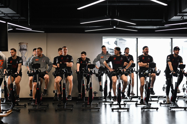 "Прошлое осталось в прошлом и никак не влияет на сегодня". Омский "Авангард" провёл тренировку перед серией с ЦСКА