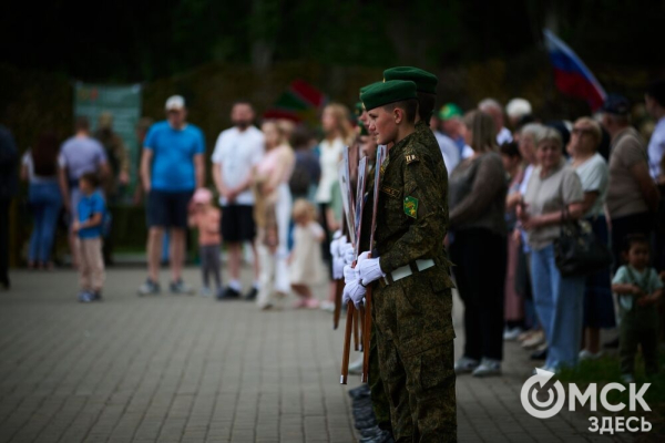 День пограничника в&nbsp;Омске отметили построением, танцами и долгожданными встречами
